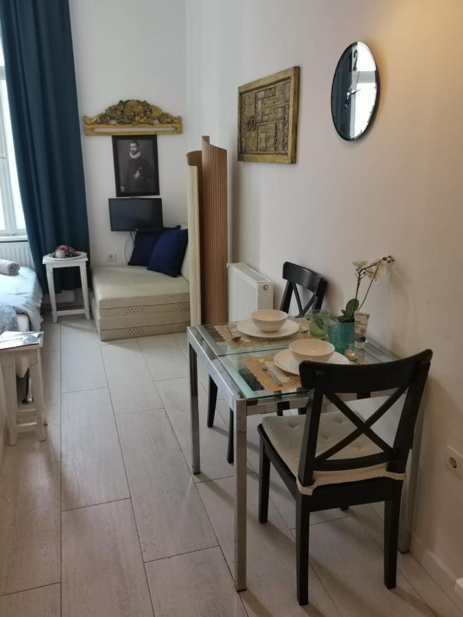 Tiny Apartment In City Center Zagreb Exterior foto